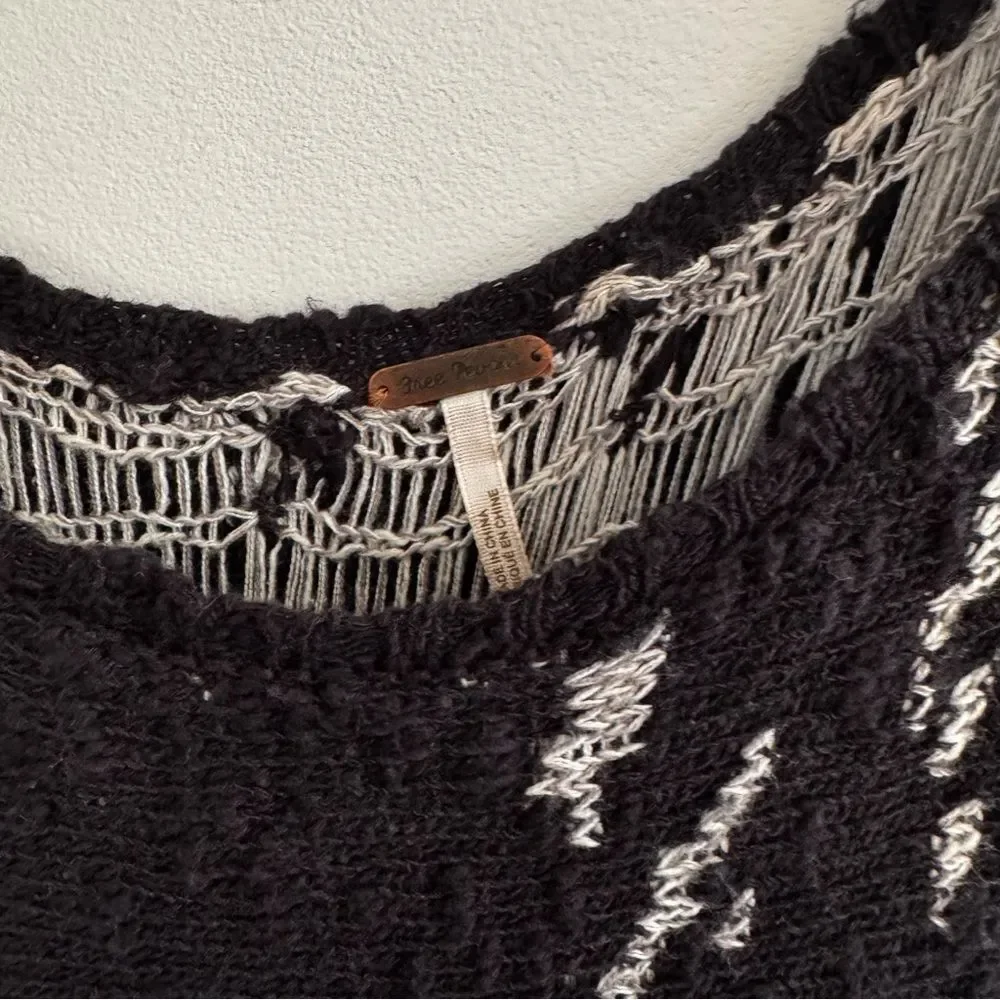 Free People side by side knit peplum tank top size Small Black White Festival